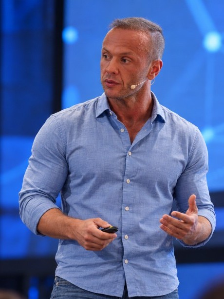 Rafael Grimm, fundador de Wemvy, en una conferencia
